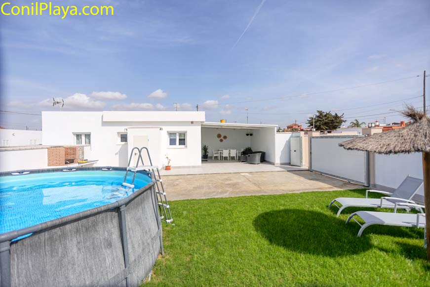 Bonito chalet en zona muy tranquila Chalet con piscina muy tranquilo cerca de Conil