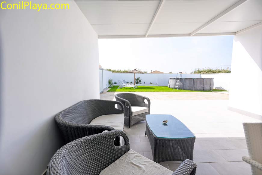 sofa exterior
