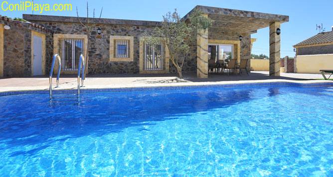 chalet con piscina