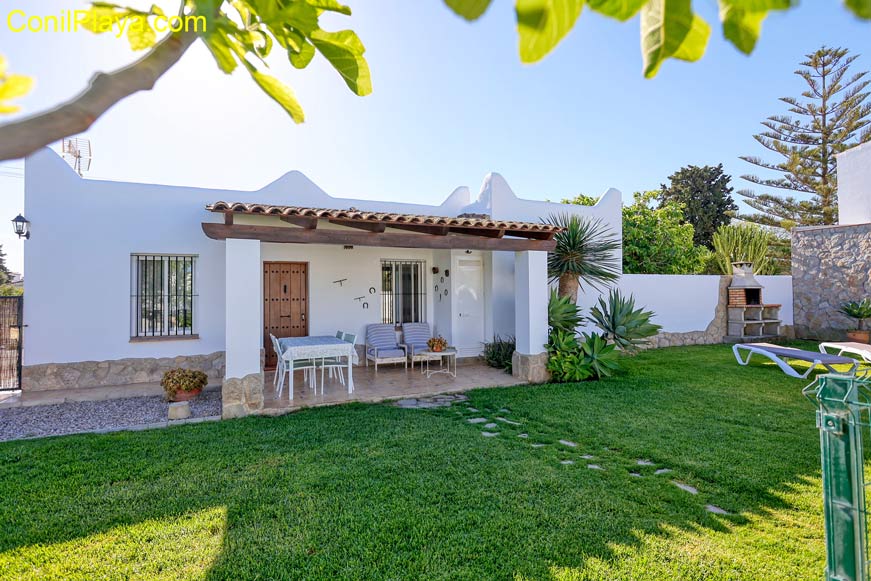 chalet en Conil de la Frontera con piscina