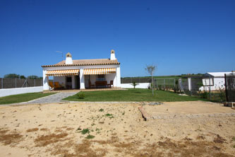 Aparcamiento dentro de la parcela