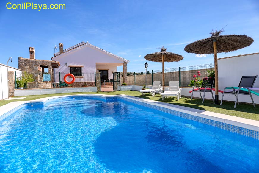 Chalet con piscina cerca de Conil