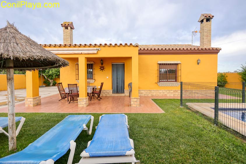 chalet conil piscina 