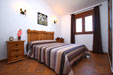 Estupendo chalet con piscina privada situada en una zona tranquila. Tiene aparcamiento privado, porche y barbacoa.
Chalet en Conil para 4 personas