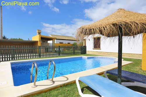 Chalet con piscina en Conil