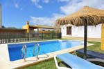 Chalet en zona muy tranquila y proxima a urbanización Roche y sus Calas. Cochera, barbacoa, Amplia parcela vallada.
Chalet con piscina en Conil