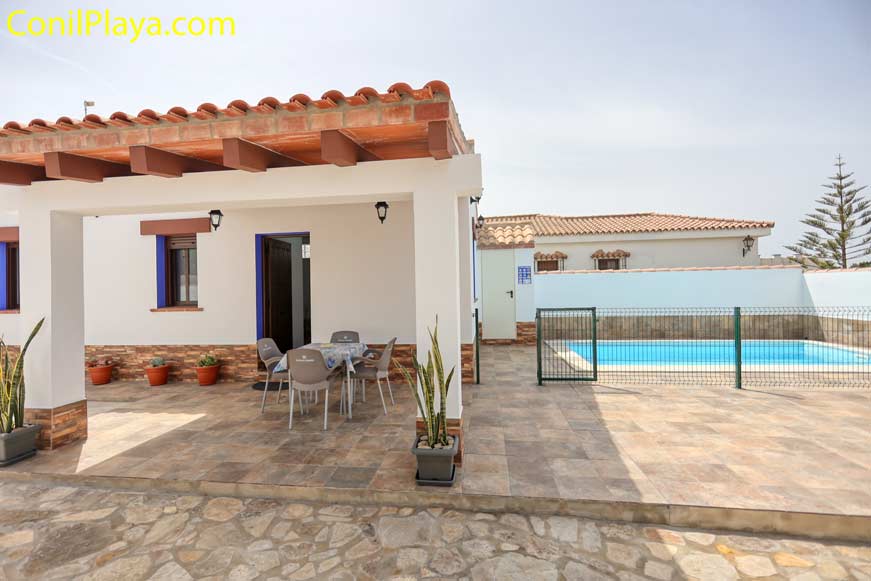 chalet con piscina en Conil