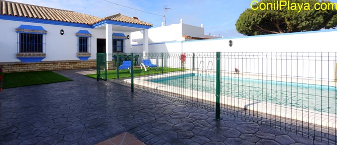 Chalet en conil con piscina privada