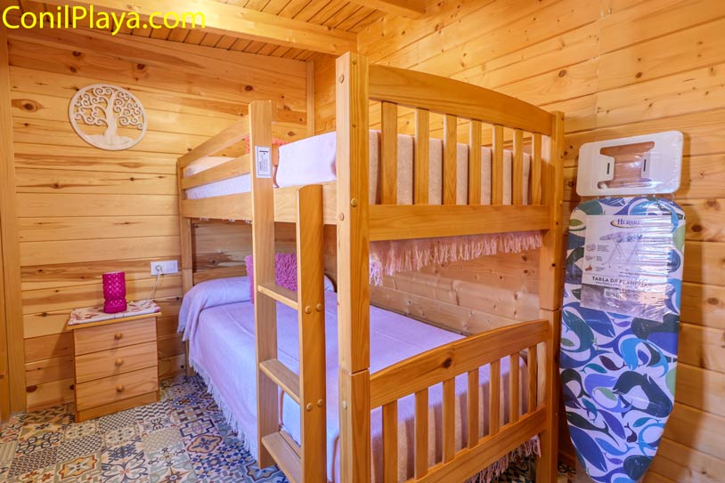 Dormitorio con 2 camas individuales