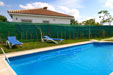 En la Fuente del Gallo (Conil), dos chalets de 90 m² y jardín de 400 m² , situados junto a la urbanización la fuente del Gallo y a unos 400 metros de la playa y en una zona muy tranquila. La piscina es privada.
ver fotos