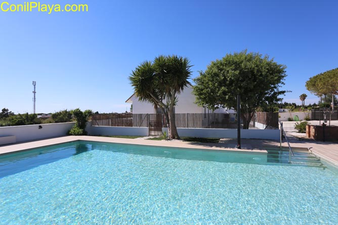 casa en Conil con piscina y amplio jardin