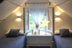 Chalet en Conil con piscina privada en zona muy tranquila y a pocos minutos de la playa. 2 dormitorios, barbacoa, merendero, aparcamiento privado.
capacidad para 4 personas