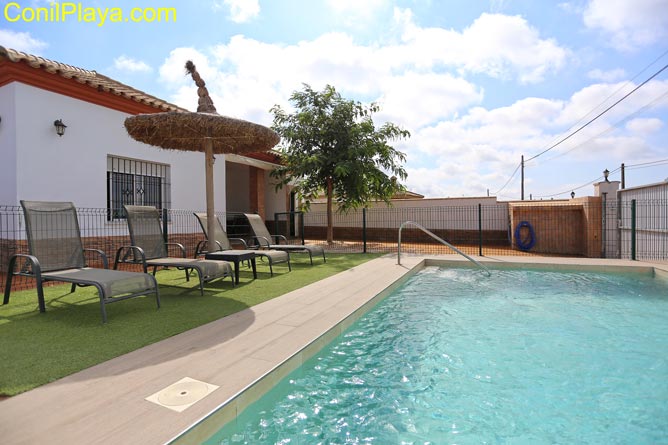 Chalet en Conil con piscina privada