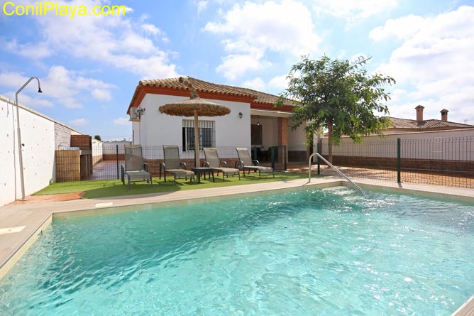 Chalet con piscina en Conil de la Frontera