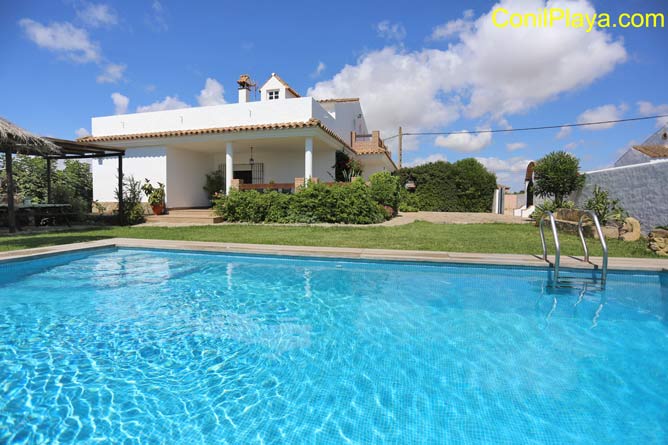 Chalet en Conil con piscina