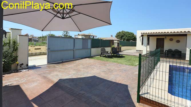 chalet en Conil con piscina