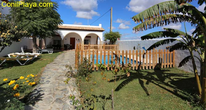 chalet con piscina en Conil