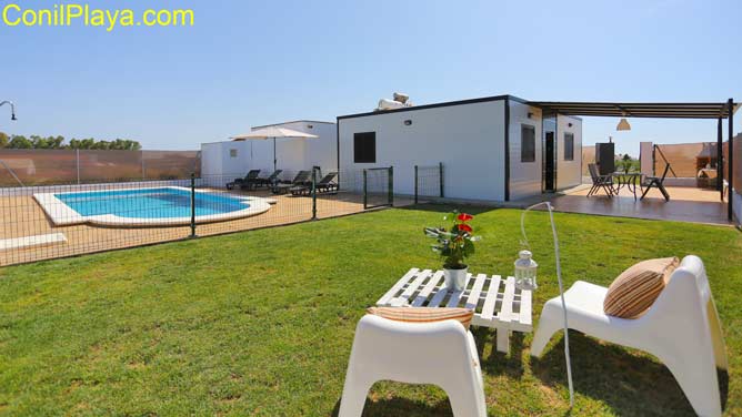 chalet en Conil con piscina privada