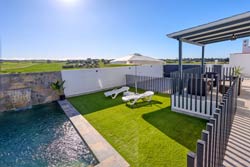 Chalet con piscina privada situado en una zona muy tranquila de Conil. Cerca de la playa de la Barrosa, la playa de El Puerco y Urbanización Roche.
alquiler de vacaciones para 5 personas