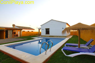 Chalet con piscina en Conil