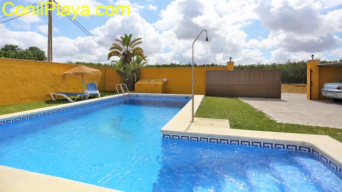 piscina con escalones