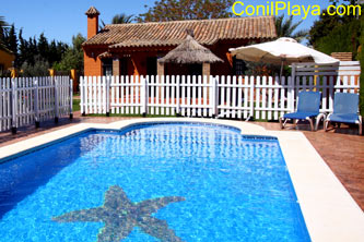 Piscina del chalet en Conil, zona de Roche Viejo