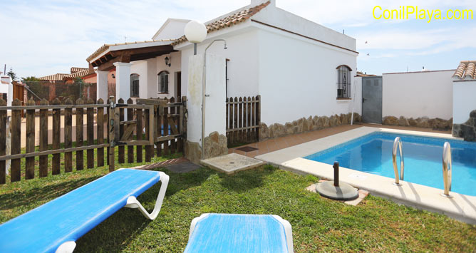 chalet en Conil con piscina privada