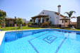 Alquiler de Chalet en Conil para 5 personas (max 5) Con piscina.