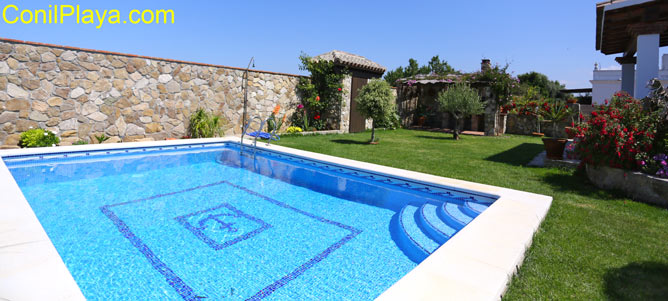 piscina del jardin