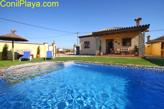 Chalet en Conil de la Frontera con piscina privada