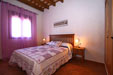 Estupendo chalet con piscina privada de gran calidad situado en una zona muy tranquila y lejos de ruidos, a pocos minutos en coche de la playa. Barbacoa, porche, aparcamiento privado dentro de la parcela con cancela automatica.
Chalet con piscina para 5 o 6 personas. Zona tranquila.