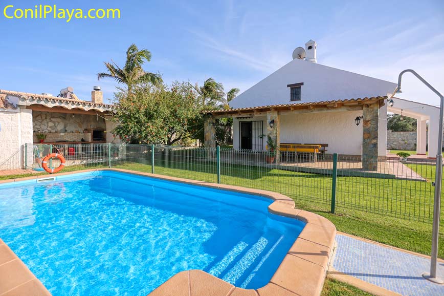 chalet con piscina en Conil de la Frontera