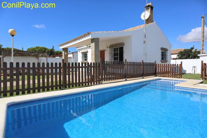 Chalet en Conil con piscina