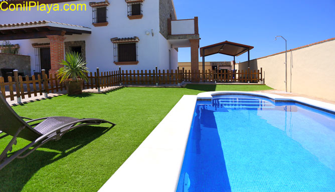 Conil chalet con piscina