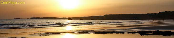 Playa de Conil: La Fuente del Gallo, las Tres Piedras