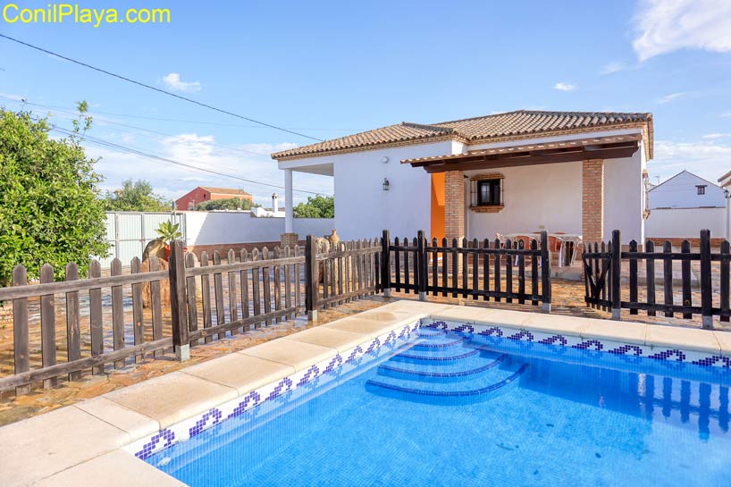 Chalet en Conil con piscina privada vallada