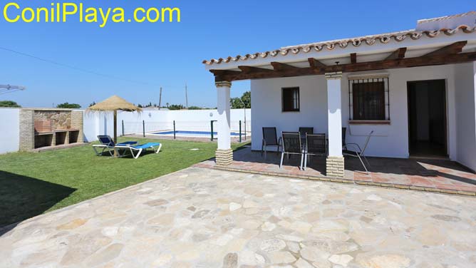 chalet en conil de la Frontera con piscina vallada