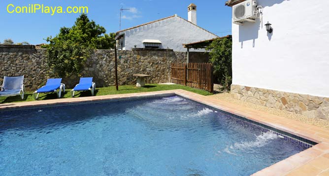 chalet con piscina privada en Conil