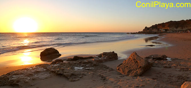 Calas de Conil. Puesta de Sol cala tio Juan de Medina