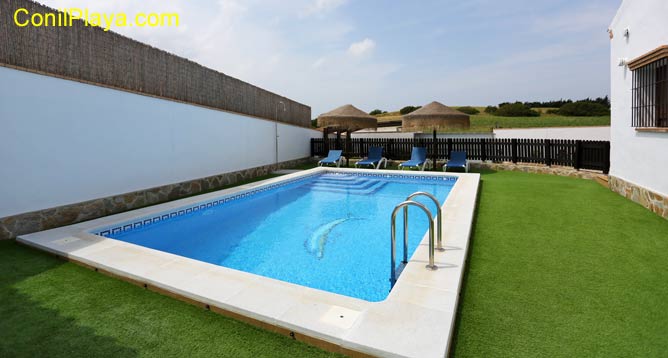 Chalet en Conil con piscina privada
