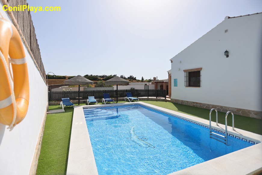 Chalet en Conil con piscina privada