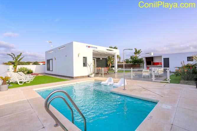 Chalet en Conil con piscina