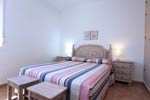 Tranquila casa situada en un lugar muy relajado, lejos de ruidos. Piscina privada, porche, aparcamiento privado.
Alquiler de vacaciones para 6 personas