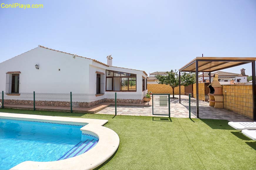 Chalet con piscina privada en Conil