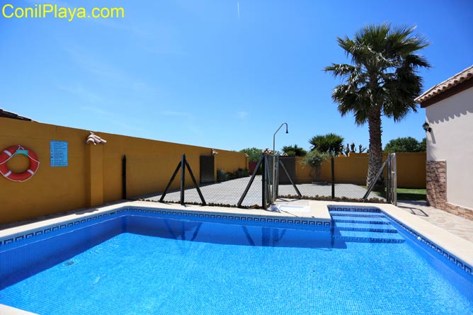 Chalet en Conil con piscina privada