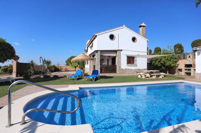 chalet piscina conil