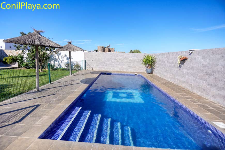 piscina con escalones