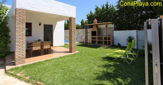 chalet en Conil con barbacoa