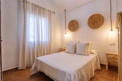 Bonita casa en entorno rural muy tranquilo y a pocos minutos de la playa. Aparcamiento privado. Ideal familias con niños.
casa de 2 dormitorios