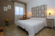 Estupendo chalet con piscina privada con zona para niños, parque infantil, barbacoa, porche. en zona muy tranquila de Roche Viejo. Ideal para pasear en el Pinar de Roche y visitar las Calas.
capacidad para 4 personas